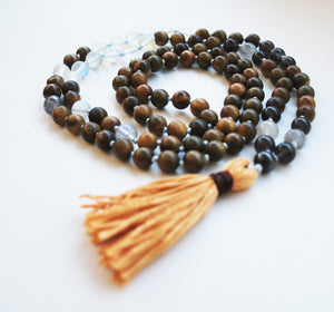 8mm Green Sandalwood & Austrian Crystal 108 Knotted Mala Necklace with Cotton Tassel